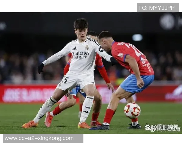 杜埃伤愈复出后首次进球精彩瞬间远距离单刀破门助球队再添胜利