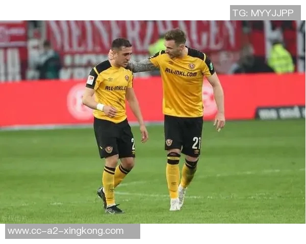 杜塞尔多夫正式签约多特蒙德年轻中锋保利纳转会费为40万欧元