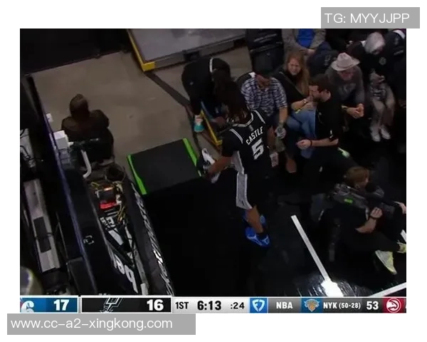 文班遭遇膝盖撞击倒地迅速回更衣室检查现已重返赛场状态良好